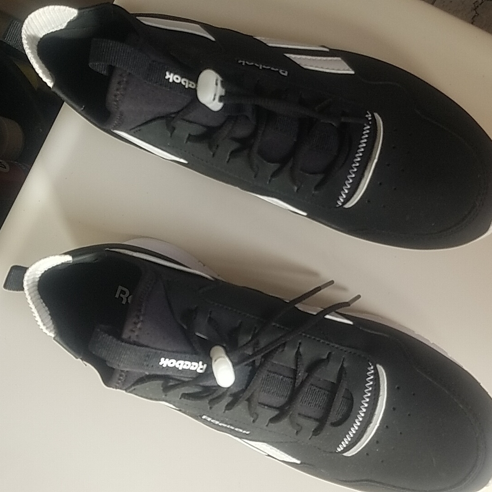 Women gym shoes